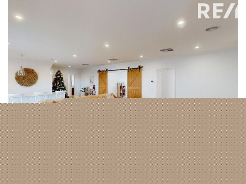 16 Hayes Crescent, Junee NSW 2663