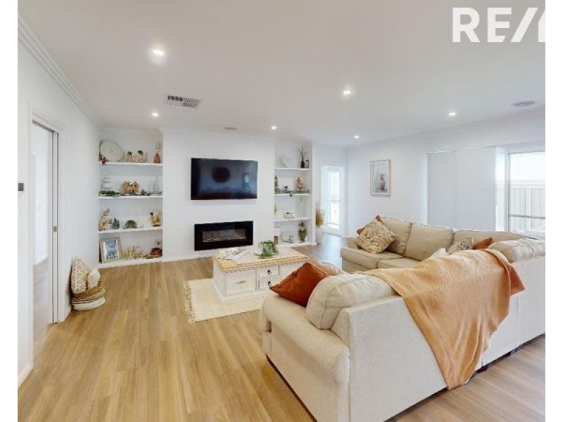 16 Hayes Crescent, Junee NSW 2663