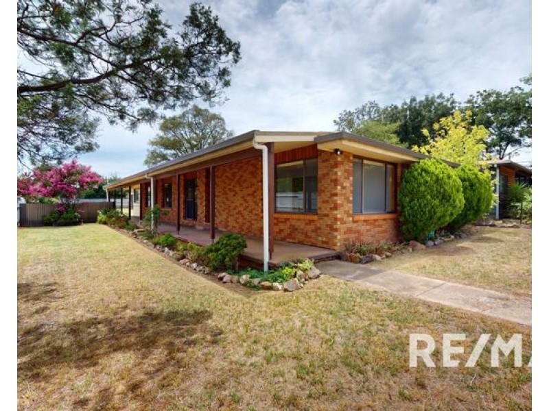 2 Elizabeth Street, Junee NSW 2663