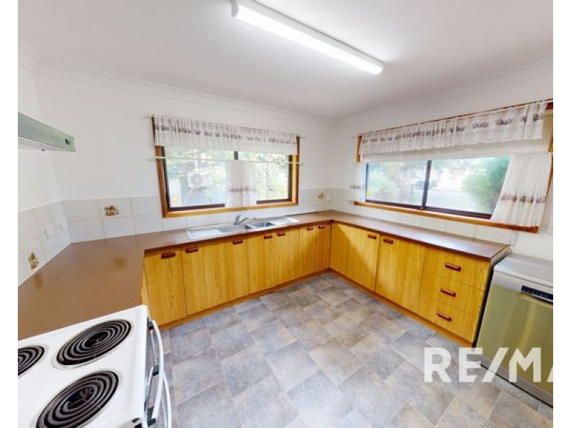 2 Elizabeth Street, Junee NSW 2663