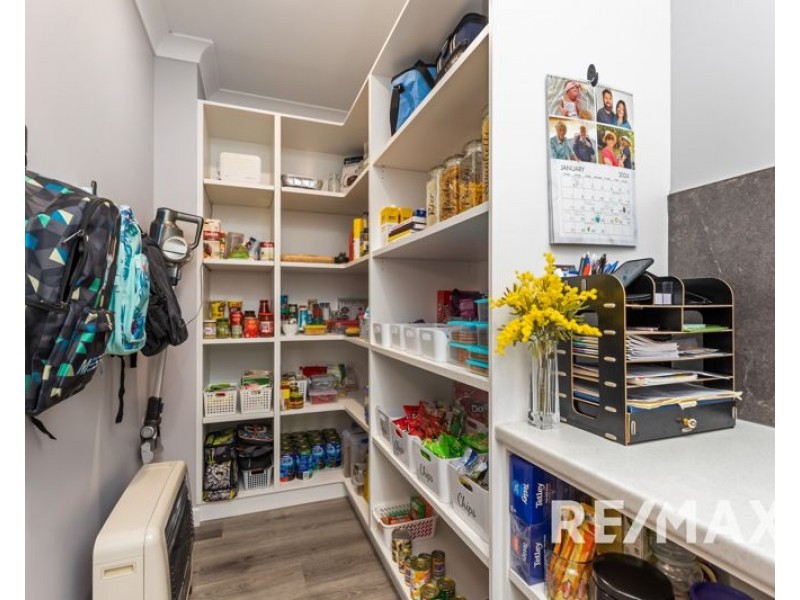 75 John Potts Drive, Junee NSW 2663