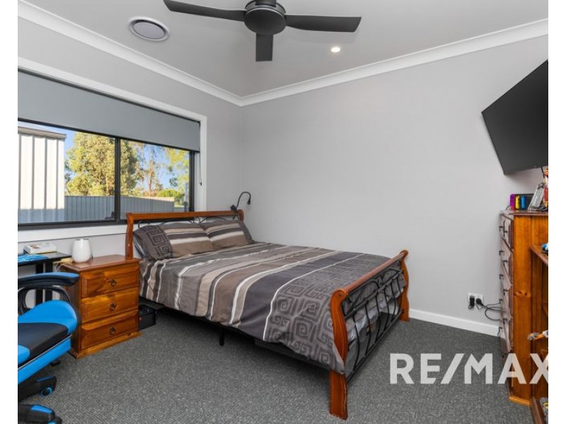 75 John Potts Drive, Junee NSW 2663