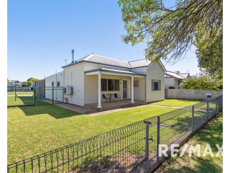 50 Regent Street, Junee NSW 2663