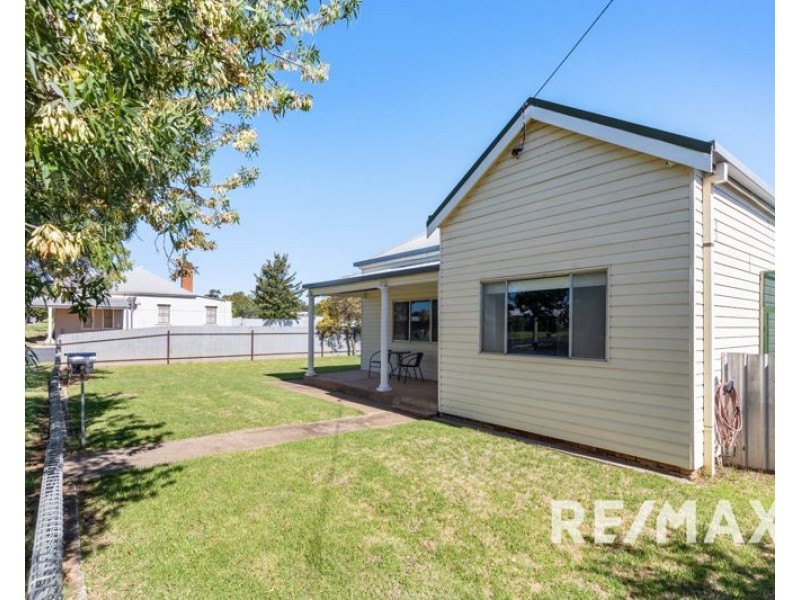 50 Regent Street, Junee NSW 2663