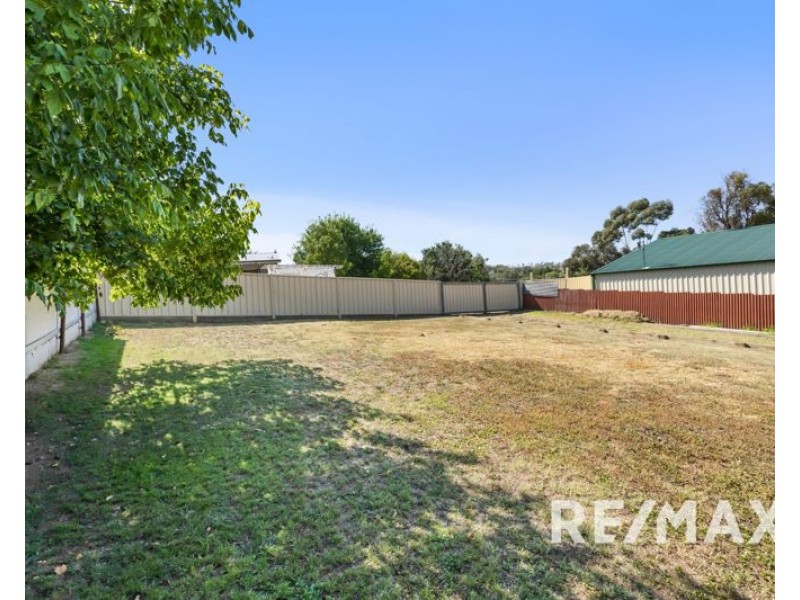 60 Commins Street, Junee NSW 2663