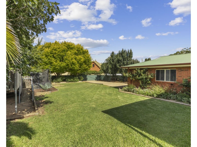 20 French Street, Junee NSW 2663