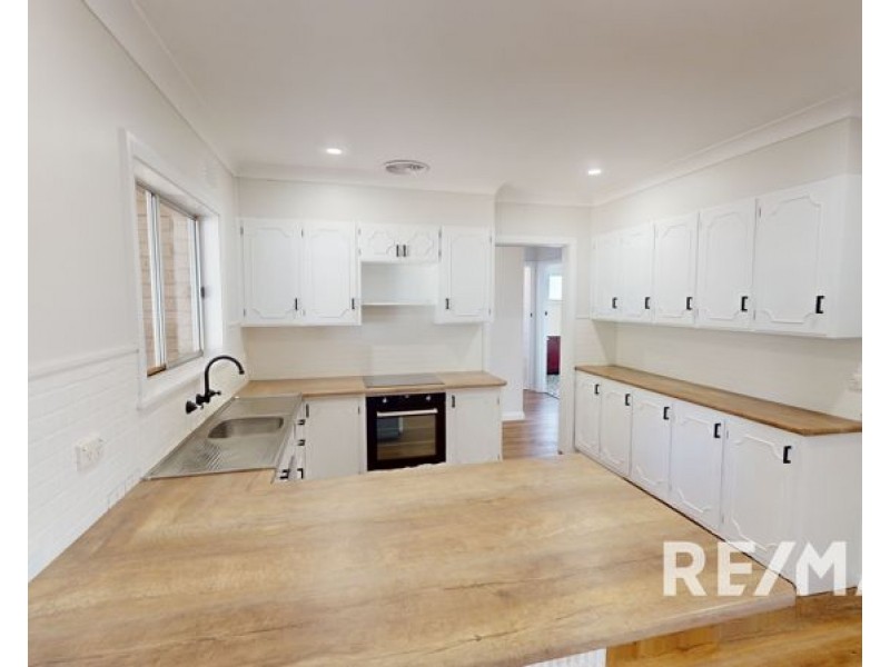 61 Joffre Street, Junee NSW 2663