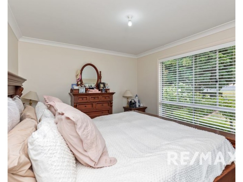 37 John Potts Drive, Junee NSW 2663