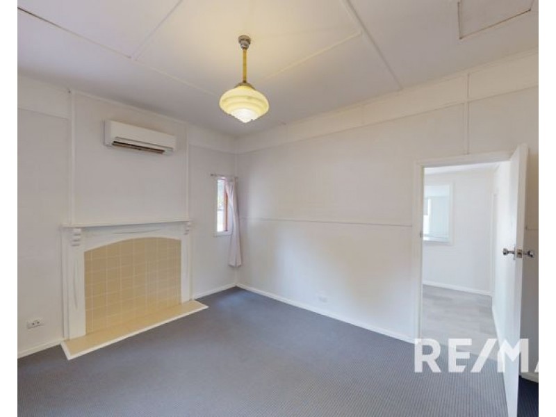 27 Crown Street, Junee NSW 2663