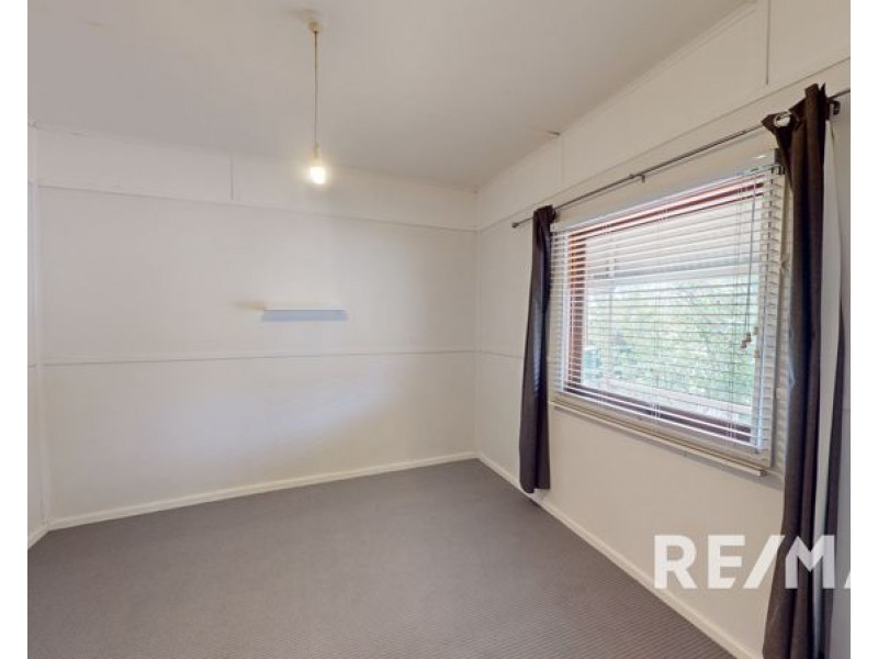 27 Crown Street, Junee NSW 2663