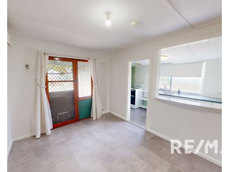 27 Crown Street, Junee NSW 2663