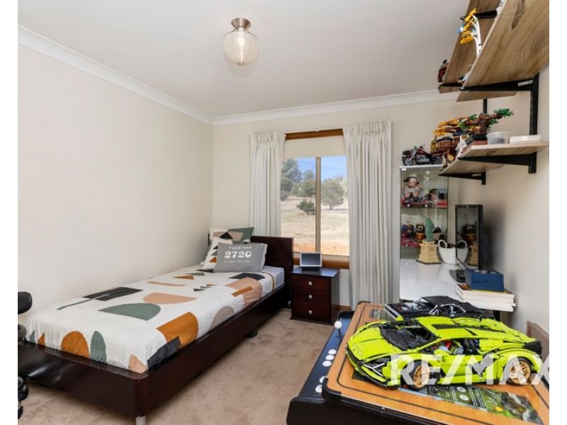 3 Loughan Road, Junee NSW 2663