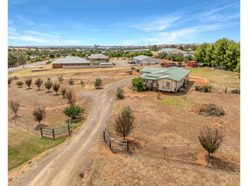3 Loughan Road, Junee NSW 2663