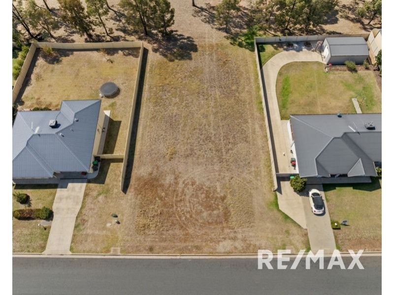 39 Johns Potts Drive, Junee NSW 2663