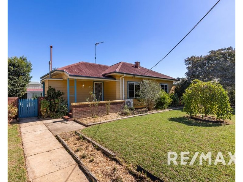 29 Seignior Street, Junee NSW 2663