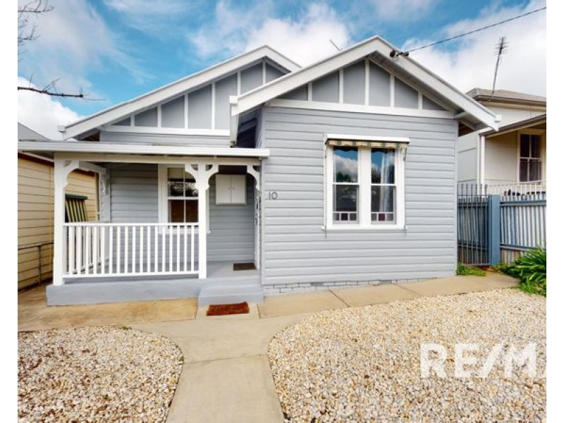 10 Kemp Street, Junee NSW 2663