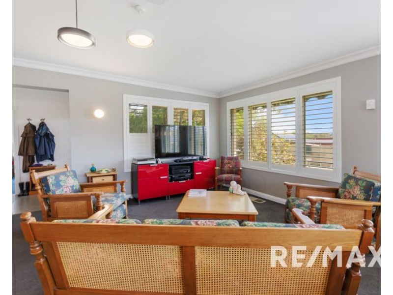 11 Commins Street, Junee NSW 2663