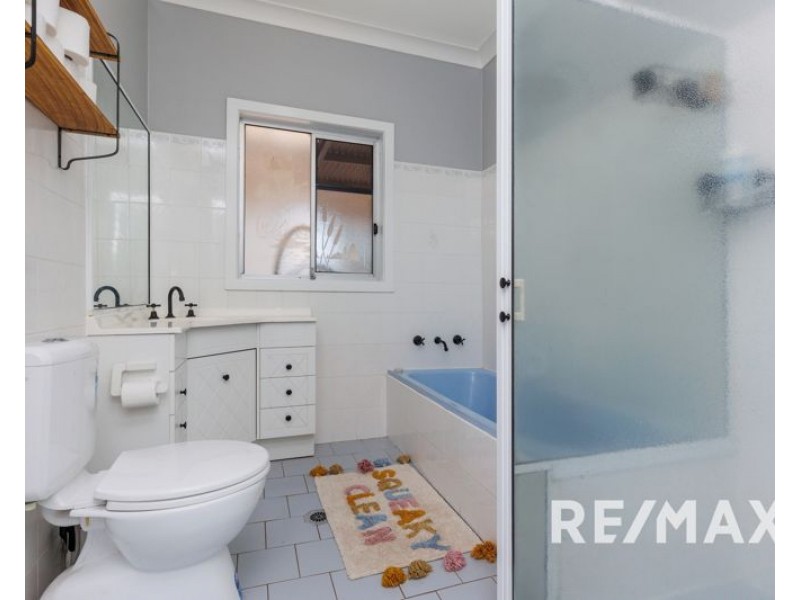 12 Cedric Street, Junee NSW 2663