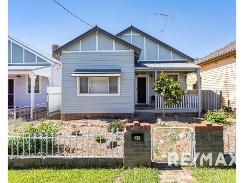 35 Gloucester Street, Junee NSW 2663