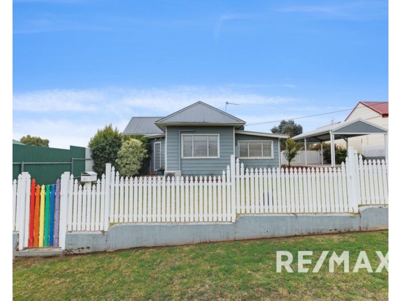 32 Crown Street, Junee NSW 2663