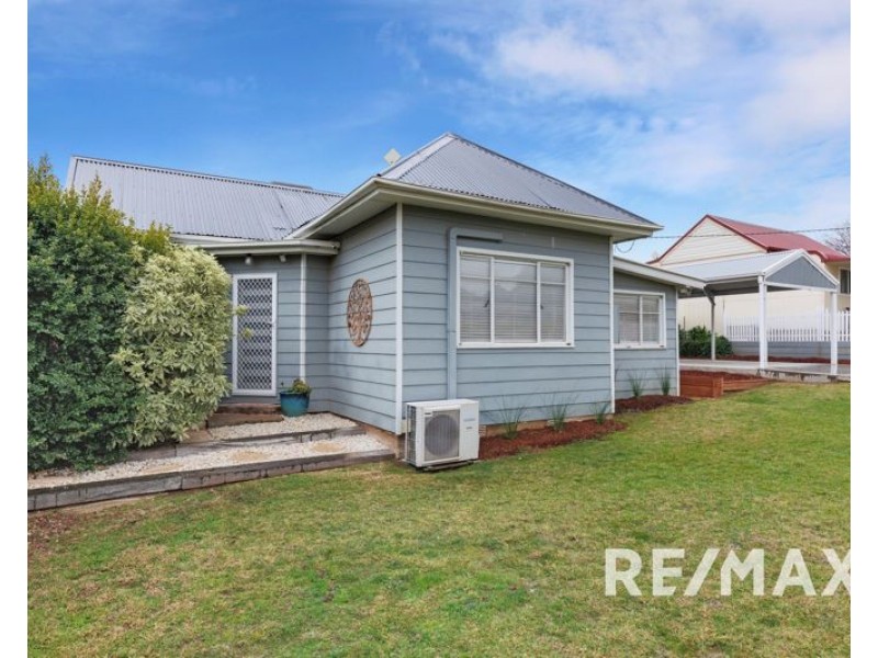 32 Crown Street, Junee NSW 2663