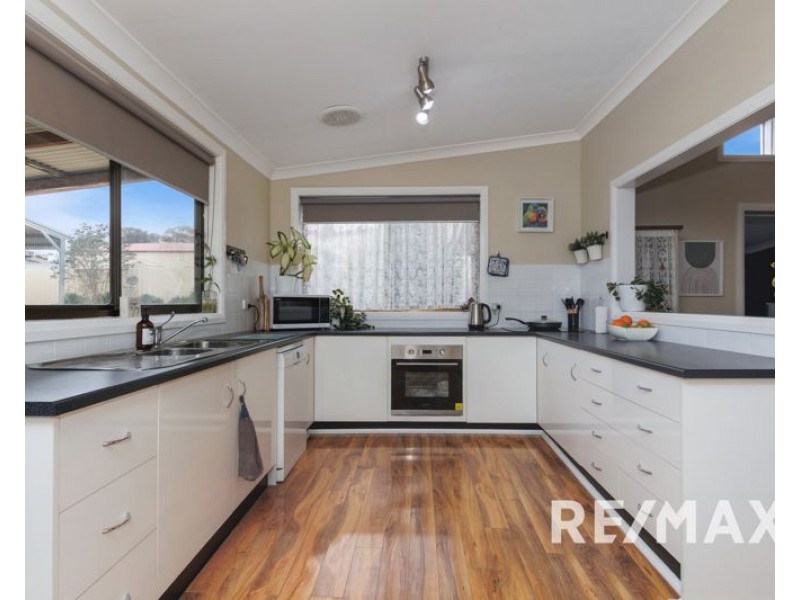 32 Crown Street, Junee NSW 2663