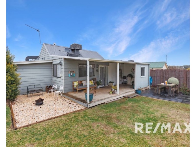 32 Crown Street, Junee NSW 2663