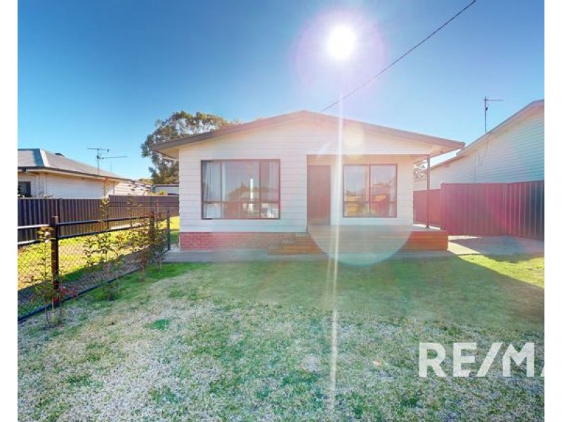 16 Cedric Street, Junee NSW 2663
