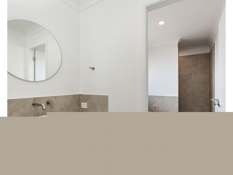 1 & 2 /24 Hilton Place, Junee NSW 2663