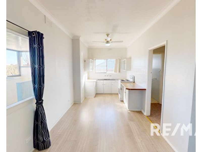 2/29 Fitzroy Street, Junee NSW 2663