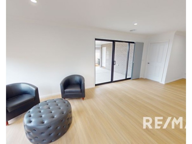 1/84 John Potts Drive, Junee NSW 2663