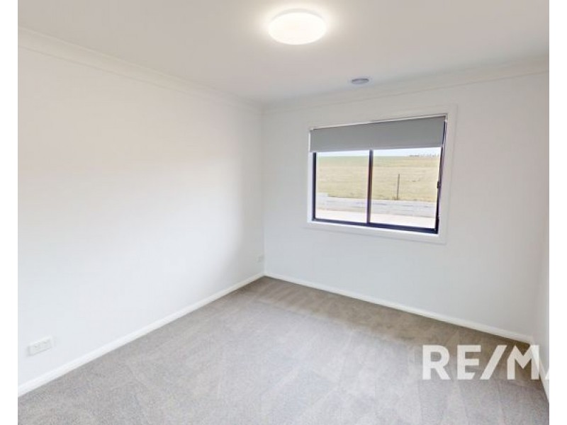 1/84 John Potts Drive, Junee NSW 2663