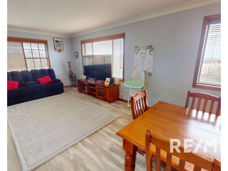 23 Lydia Street, Junee NSW 2663