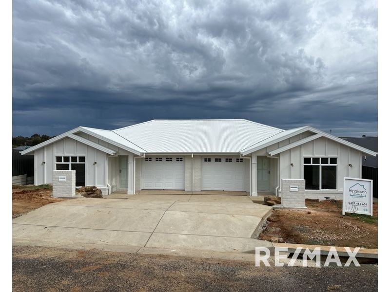 1& 2/ 26 Hilton Place, Junee NSW 2663