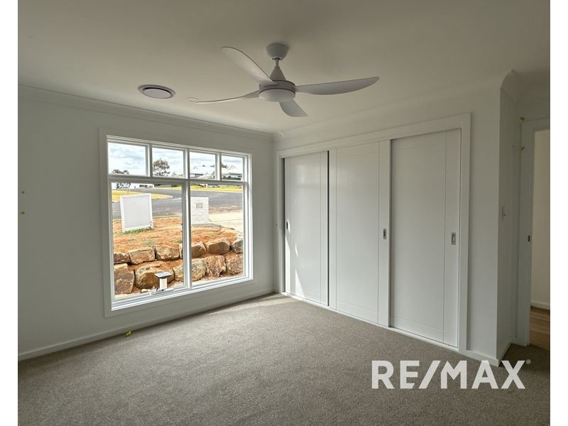1& 2/ 26 Hilton Place, Junee NSW 2663
