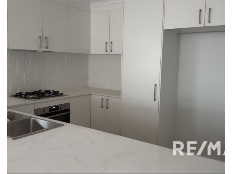 1& 2/ 26 Hilton Place, Junee NSW 2663