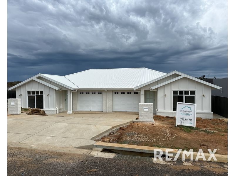 1& 2/ 26 Hilton Place, Junee NSW 2663