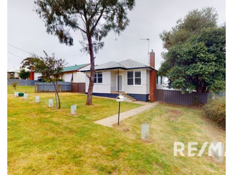 7 Lillian Street, Junee NSW 2663