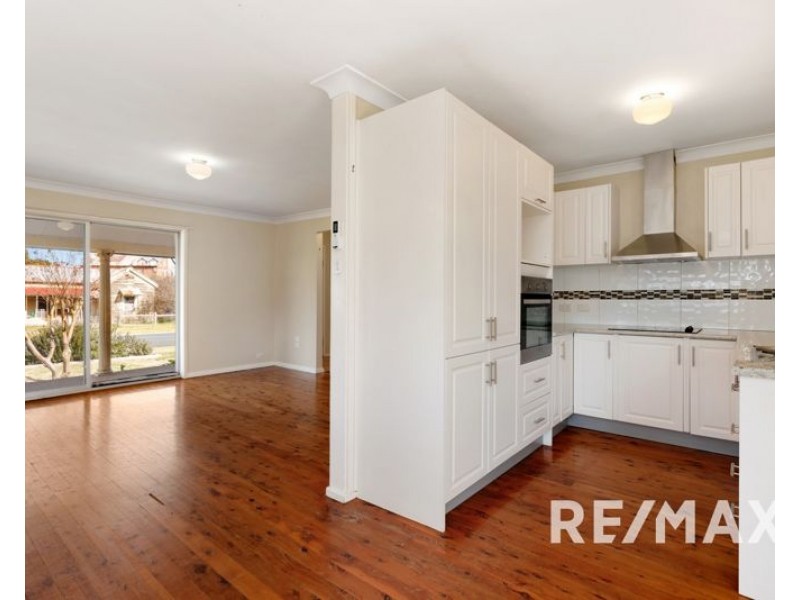 77 Regent Street, Junee NSW 2663