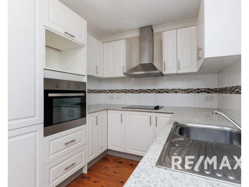 77 Regent Street, Junee NSW 2663