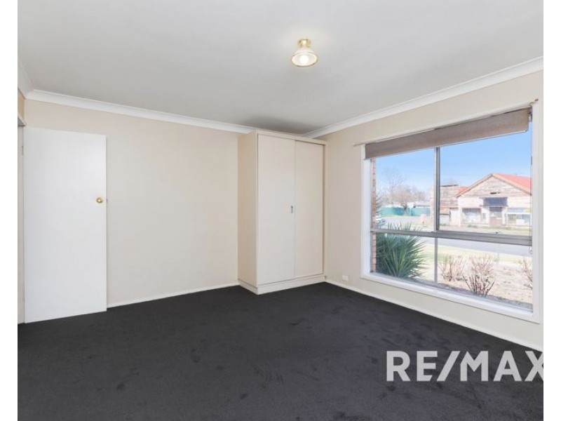 77 Regent Street, Junee NSW 2663