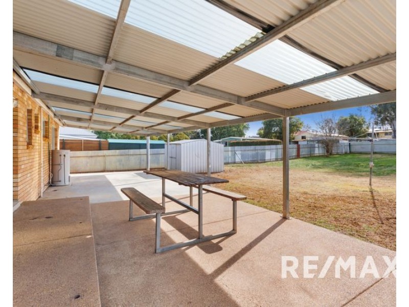 77 Regent Street, Junee NSW 2663