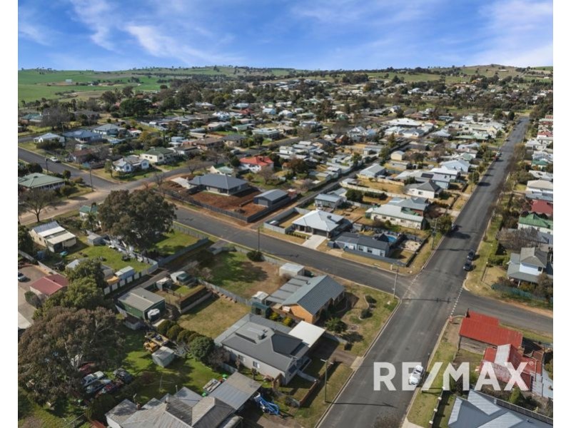 77 Regent Street, Junee NSW 2663