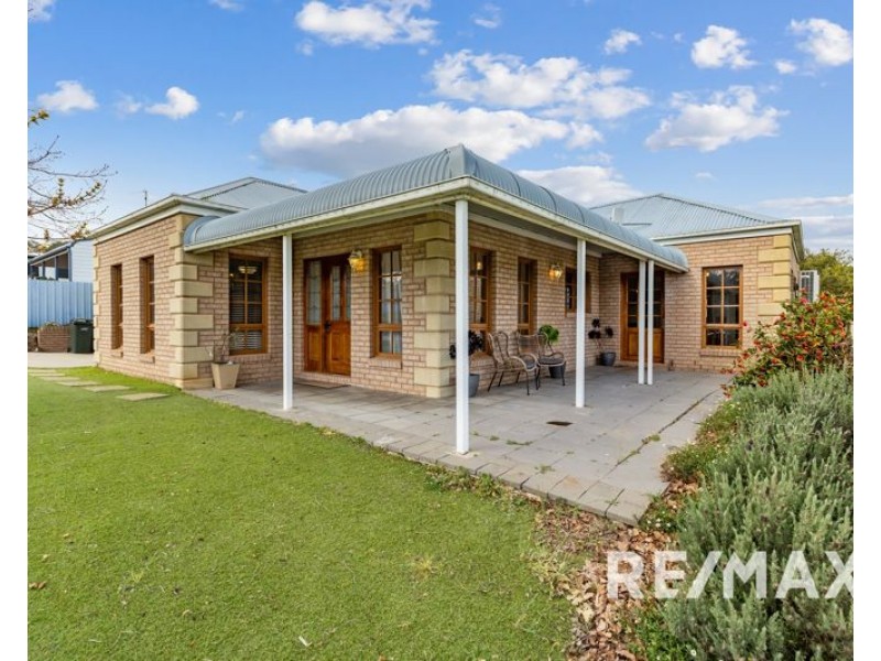 17 Fitzroy Street, Junee NSW 2663