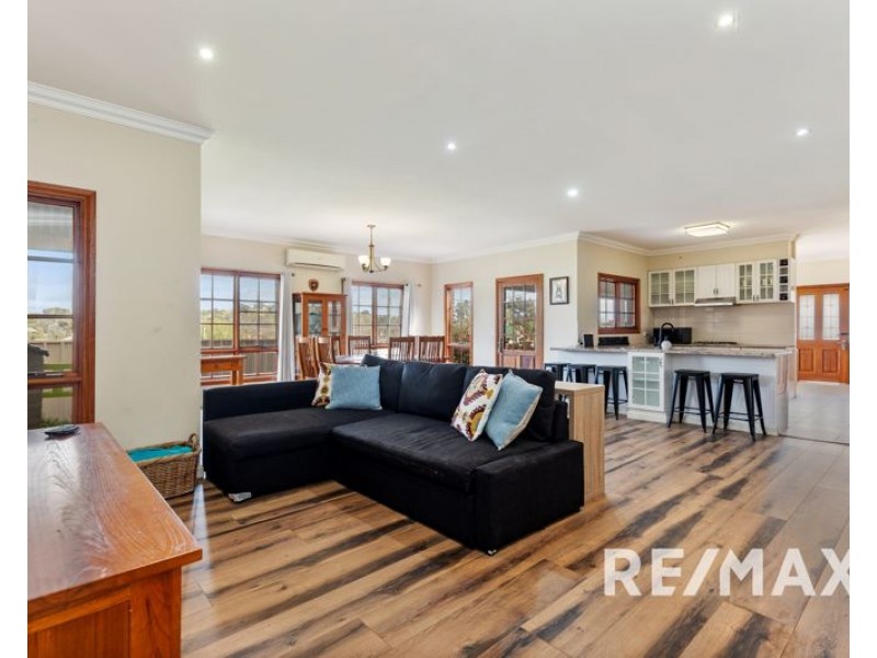 17 Fitzroy Street, Junee NSW 2663