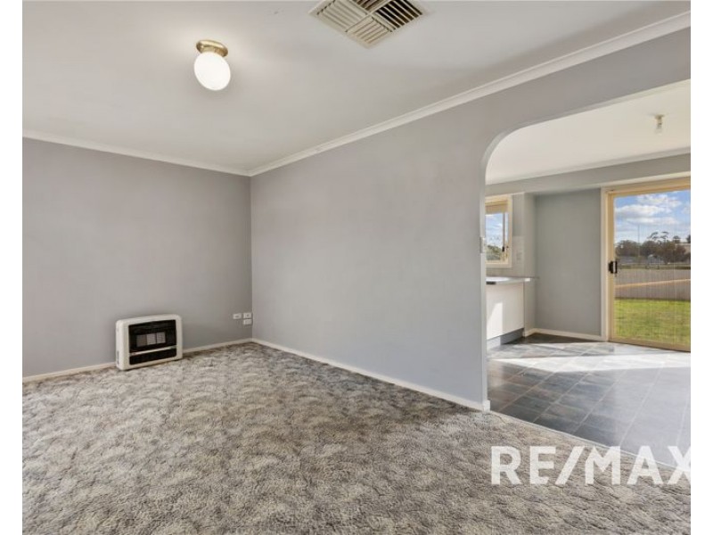 10 Hunter Street, Junee NSW 2663
