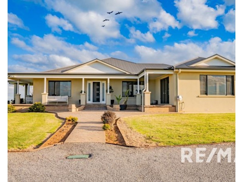 82 Pikedale Road, Junee NSW 2663