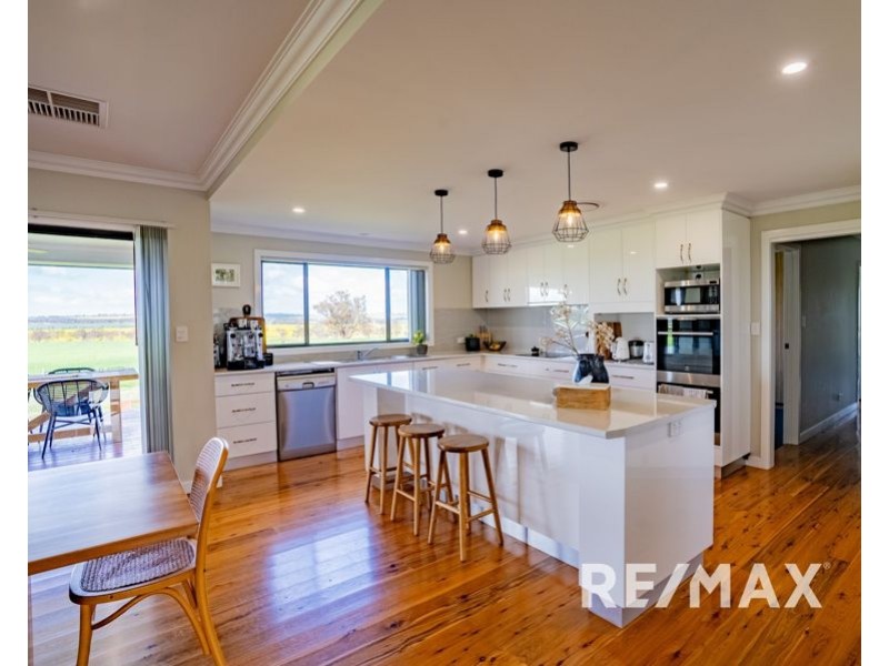 82 Pikedale Road, Junee NSW 2663