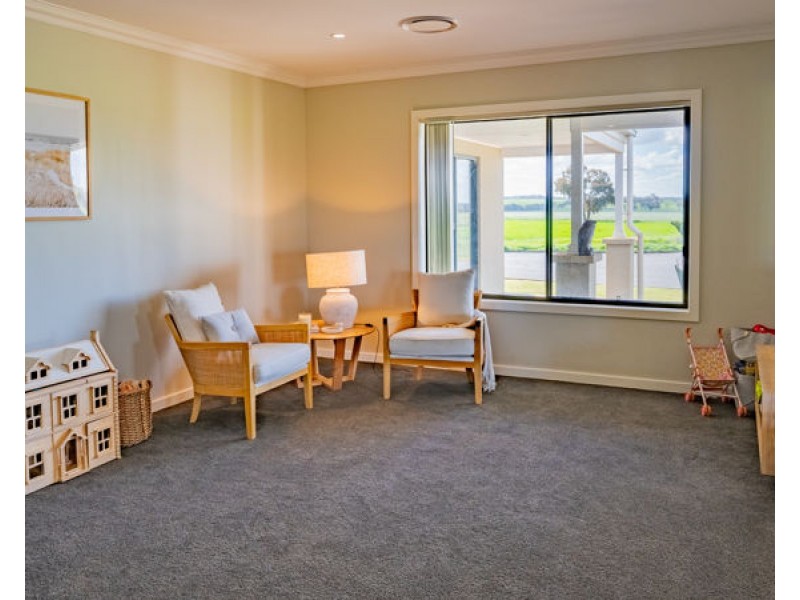 82 Pikedale Road, Junee NSW 2663