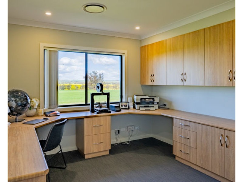 82 Pikedale Road, Junee NSW 2663